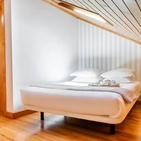 Charming Duplex At Alfama * Lissabon
