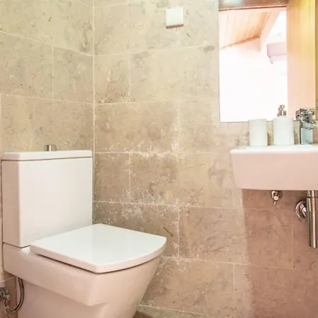 Διαμέρισμα Charming Duplex At Alfama Lisboa