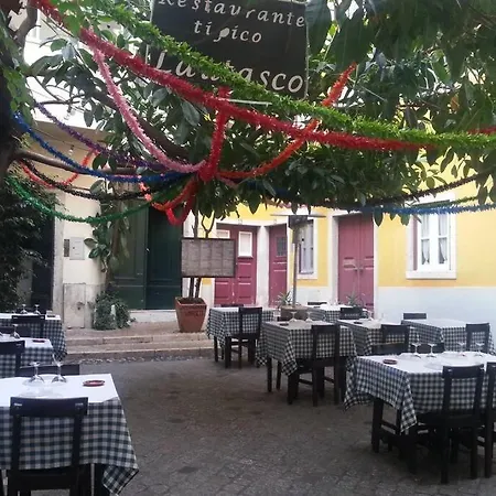 Charming Duplex At Alfama *